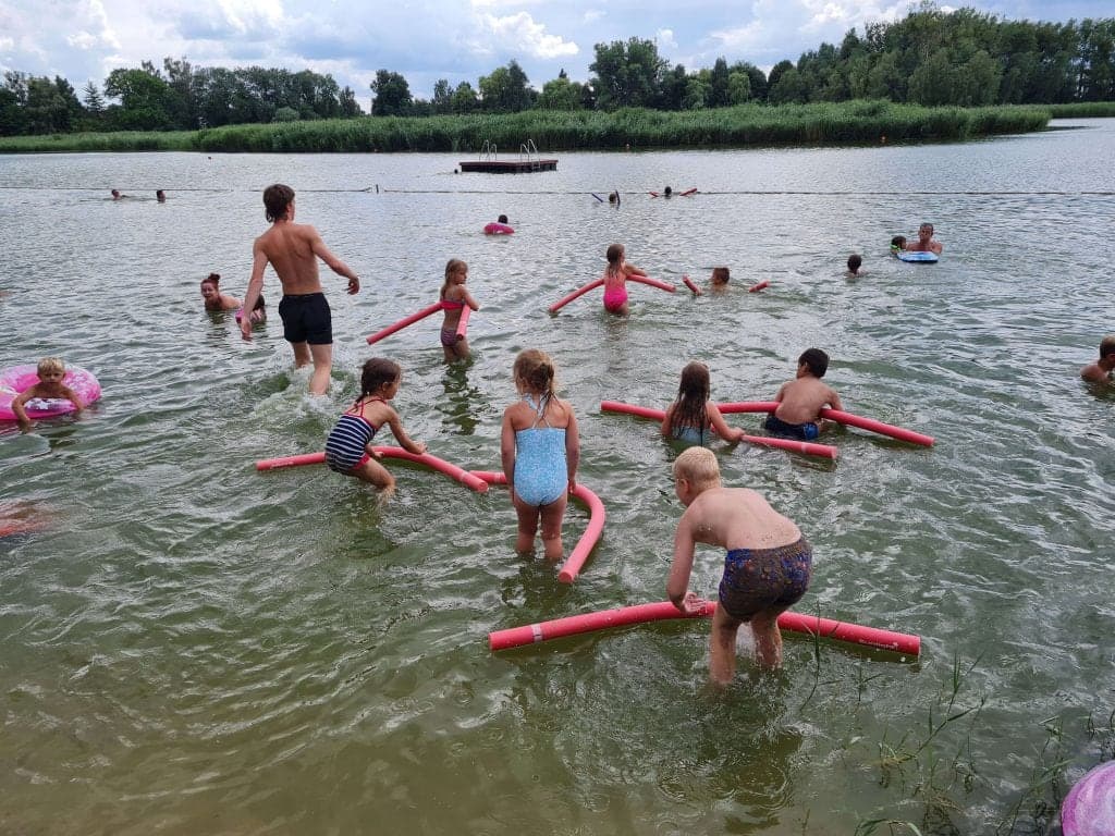Blick auf den See im Familienbad